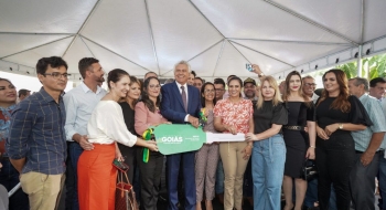 Governo entrega 36 ônibus escolares a municípios